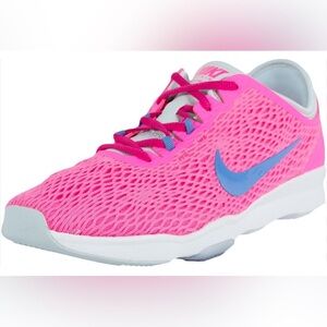 Nike Women's Zoom Fit
Cross Training Sneaker size 6
